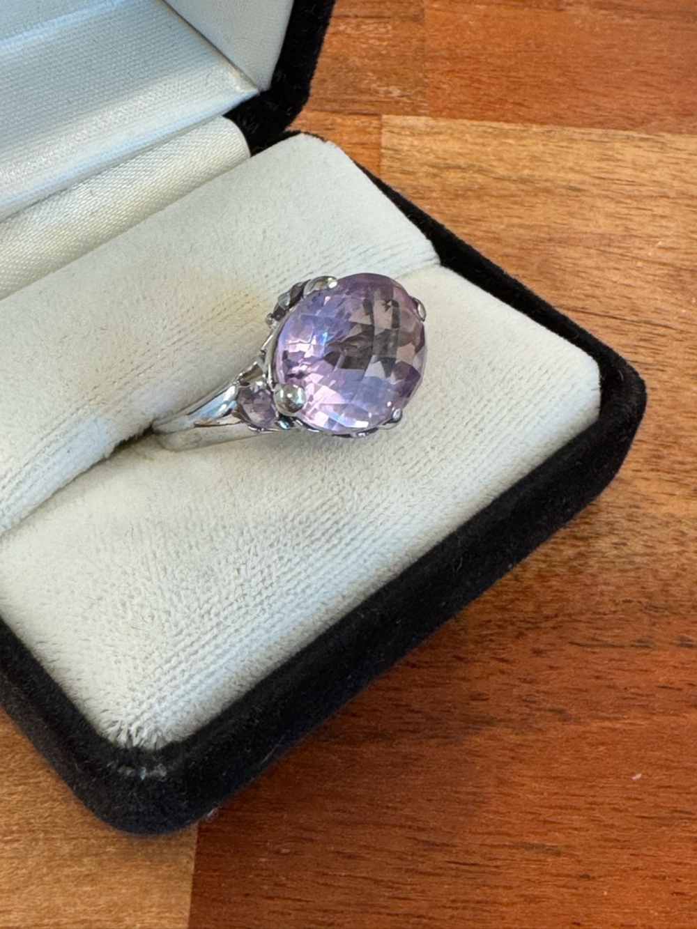 Lavender Amethyst Sterling Silver Oval Ring